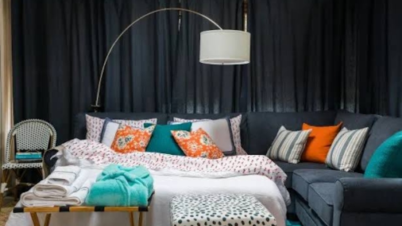 Making Room for a Sofa Bed and an Overnight Guest 